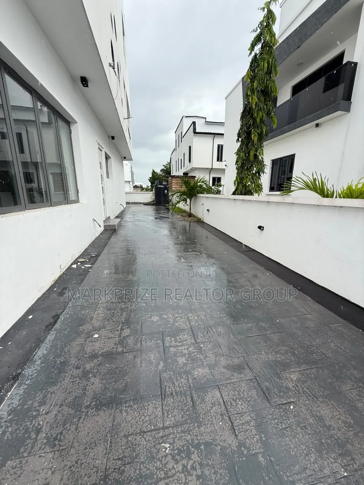 5bdrm Duplex in Royal Garden, Omole Phase 1 for sale in Omole Phase 1