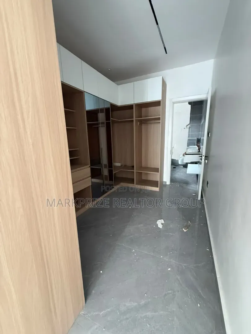 5bdrm Duplex in Royal Garden, Omole Phase 1 for sale in Omole Phase 1