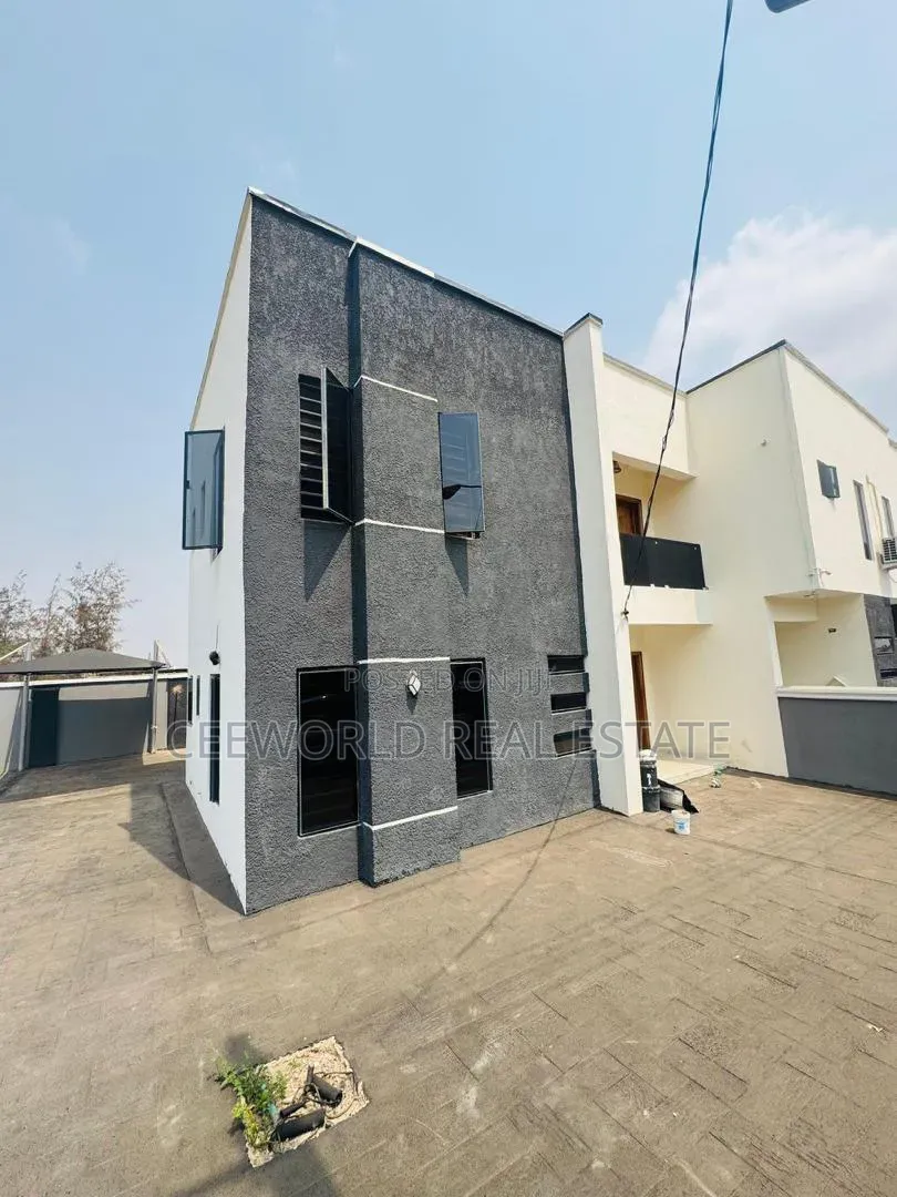 3bdrm Duplex in Calton Gate Estate, Akobo for sale in Akobo