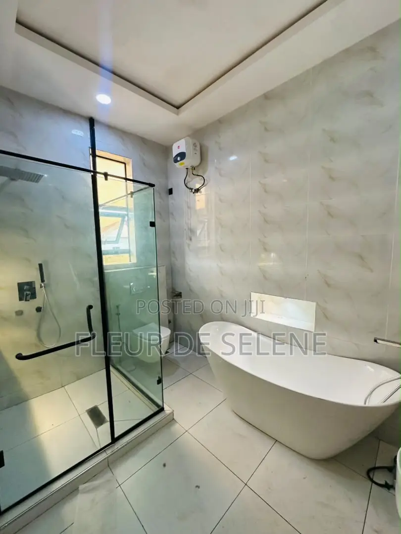 4bdrm Duplex in Sangotedo for sale in Sangotedo