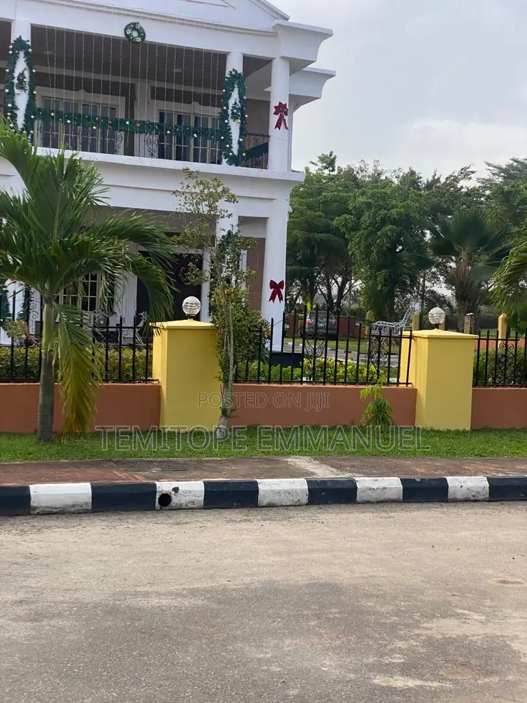 Furnished 8bdrm Duplex in Ajah for sale in Ajah