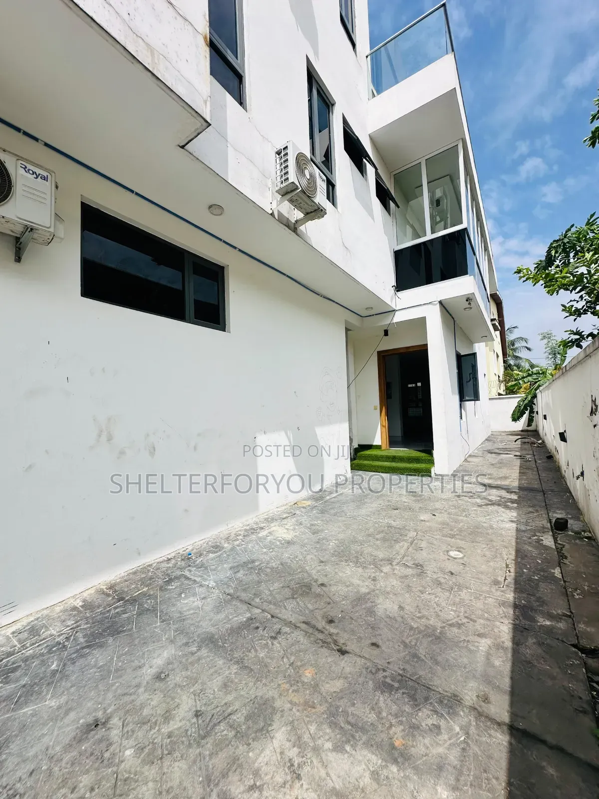 5bdrm Duplex in Lekki Phase 1 for sale in Lekki Phase 1