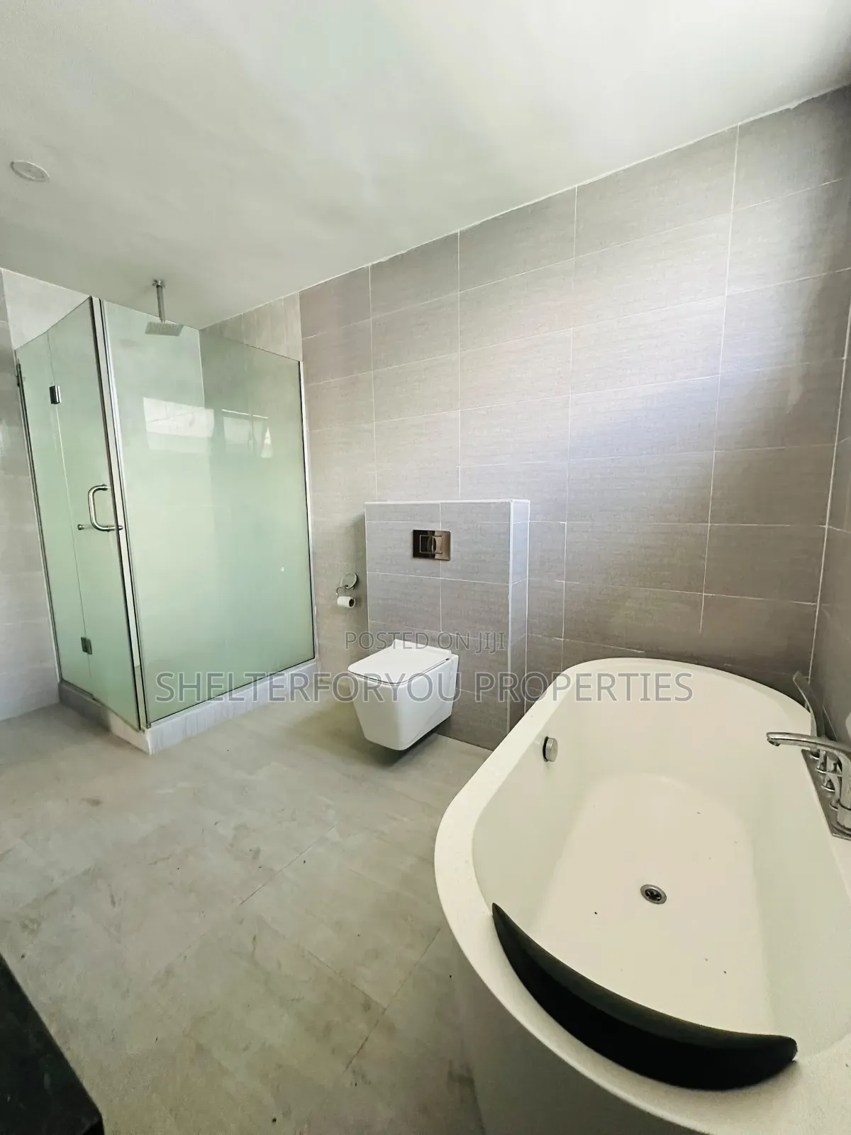 5bdrm Duplex in Lekki Phase 1 for sale in Lekki Phase 1