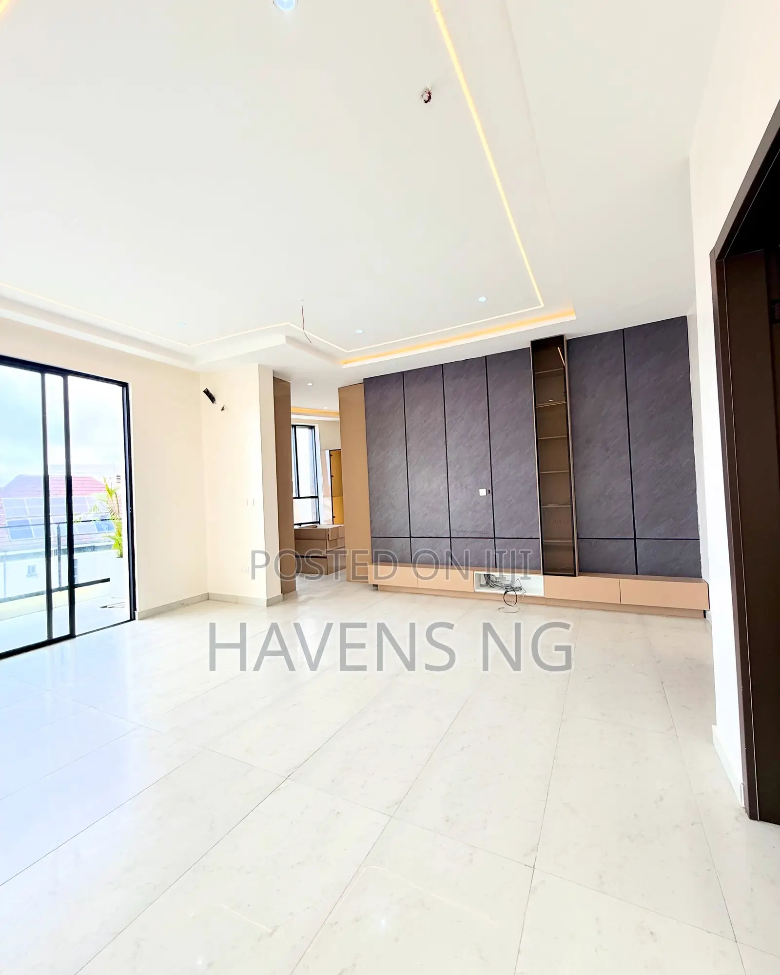 5bdrm Duplex in Lekki Phase 2 for sale in Lekki Phase 2