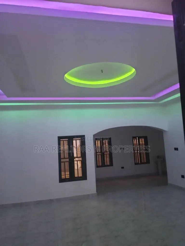 4-Bedroom Fully Detached Duplex With Double Parlour in Apo Resettlement