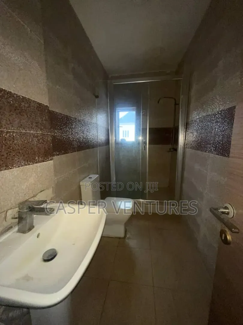 2bdrm Apartment in Chevyview Estate, Chevron for rent in Chevron