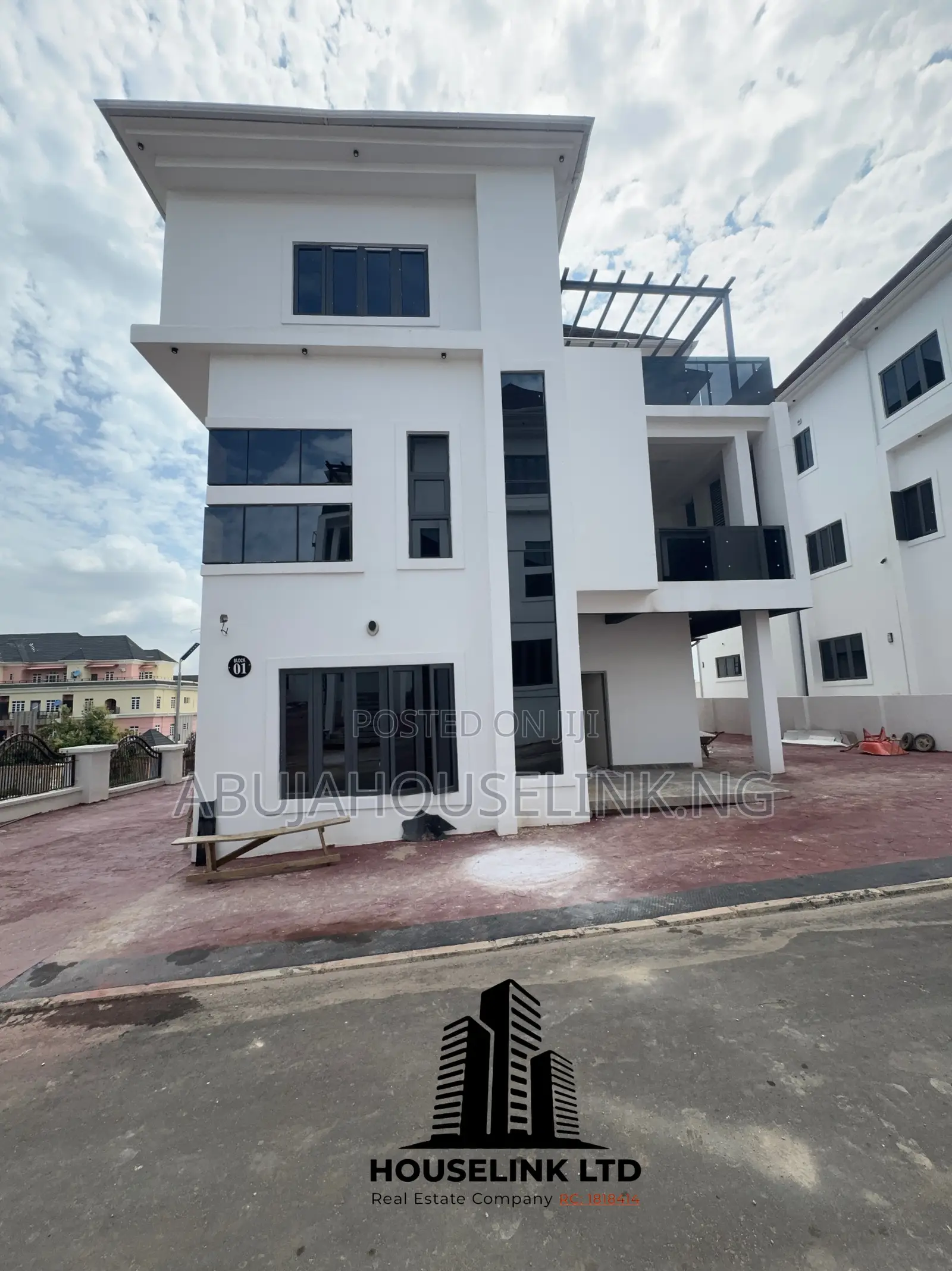 5bdrm Duplex in Guzape Main Abuja for sale in Guzape District