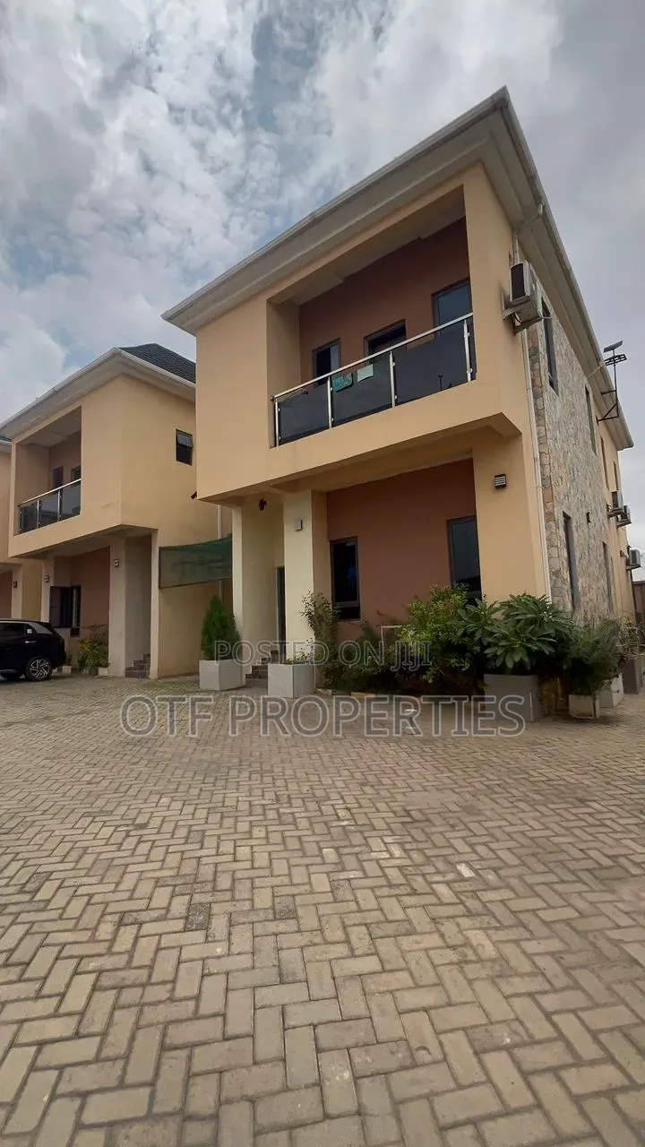 4bdrm Duplex in Gilmore, Jahi for rent in Jahi