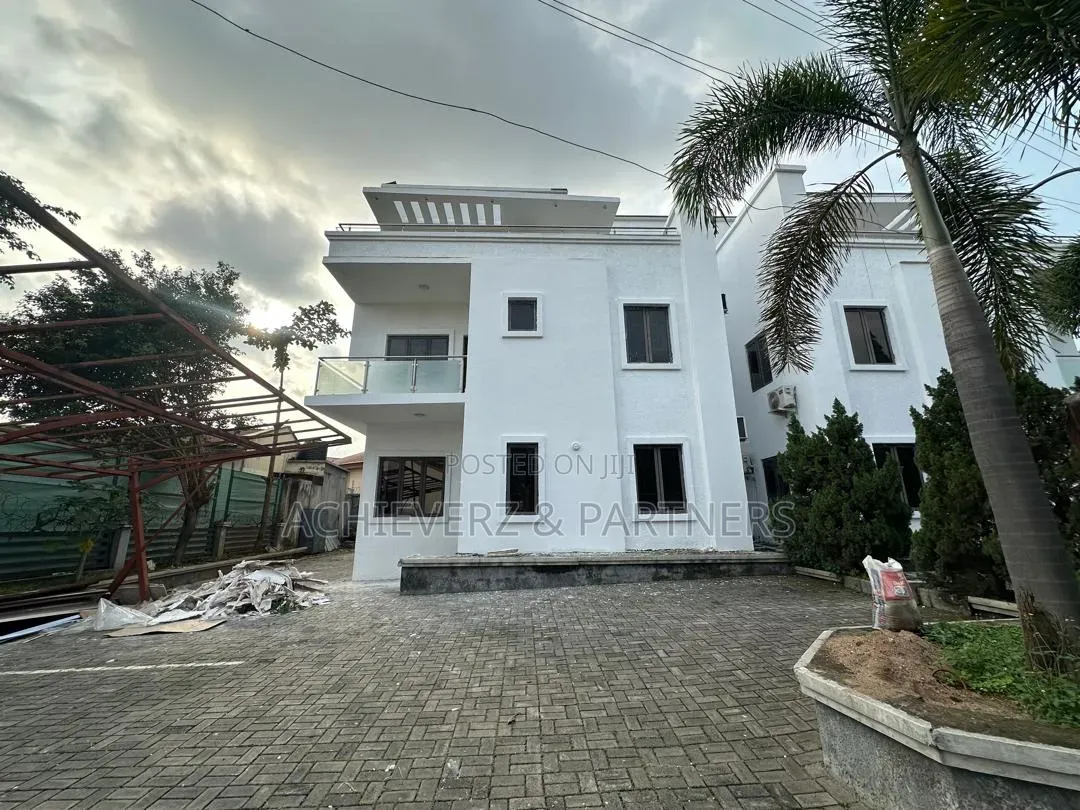 5bdrm Duplex in Zone 2 / Wuse for rent in Zone 2 / Wuse