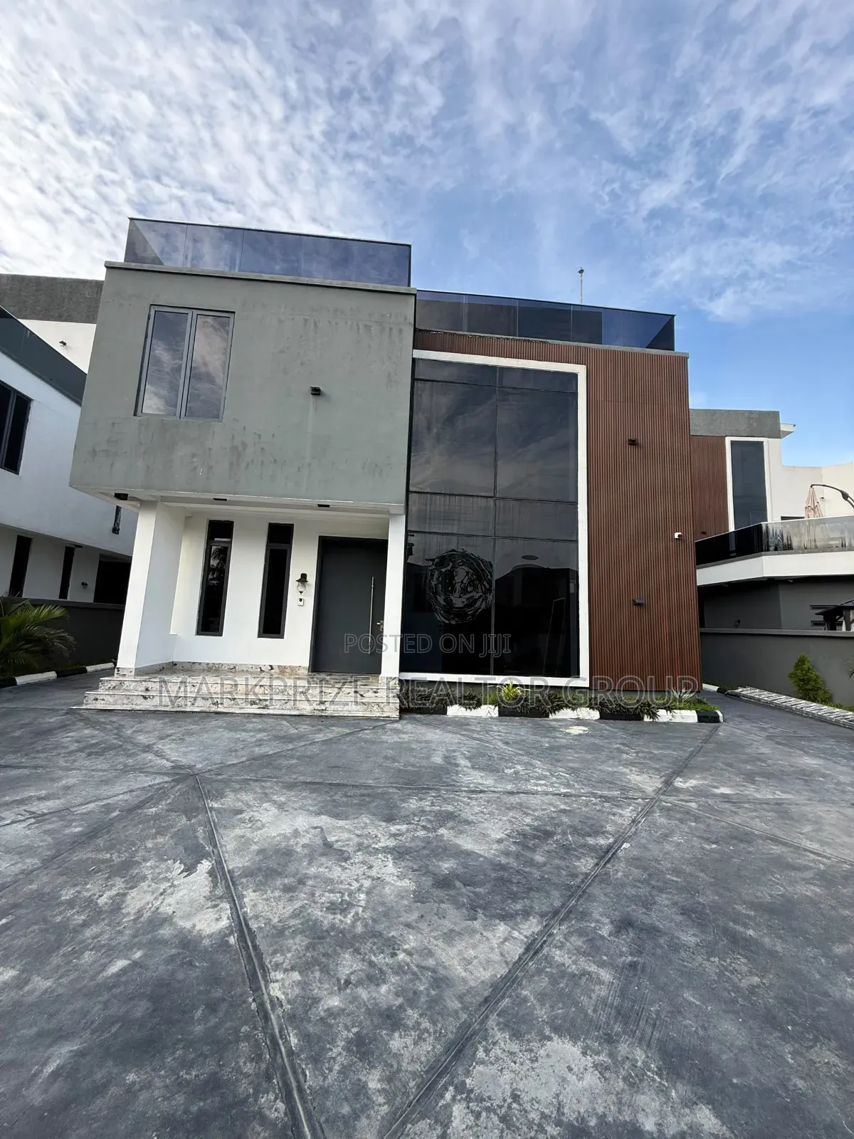 5bdrm Duplex in Royal Garden, Omole Phase 1 for sale in Omole Phase 1