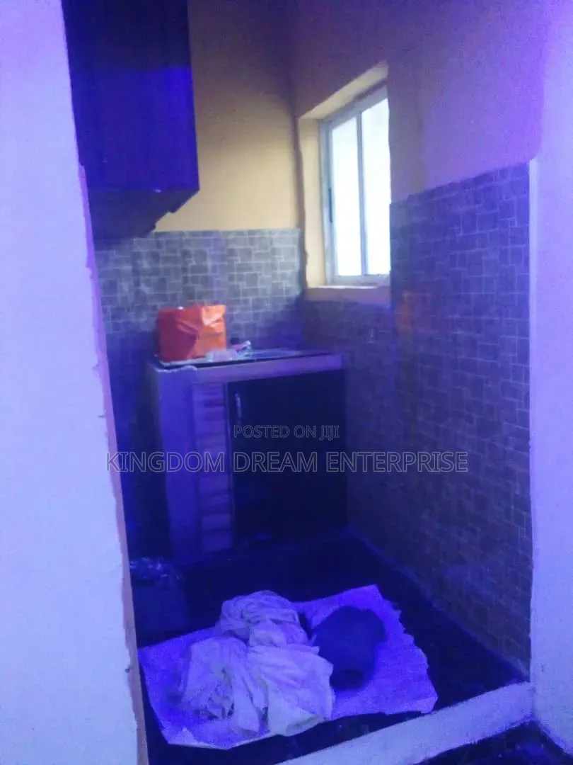 Commercial Space 300sqm 300million Title: Will and Survey Plan in Apapa Road