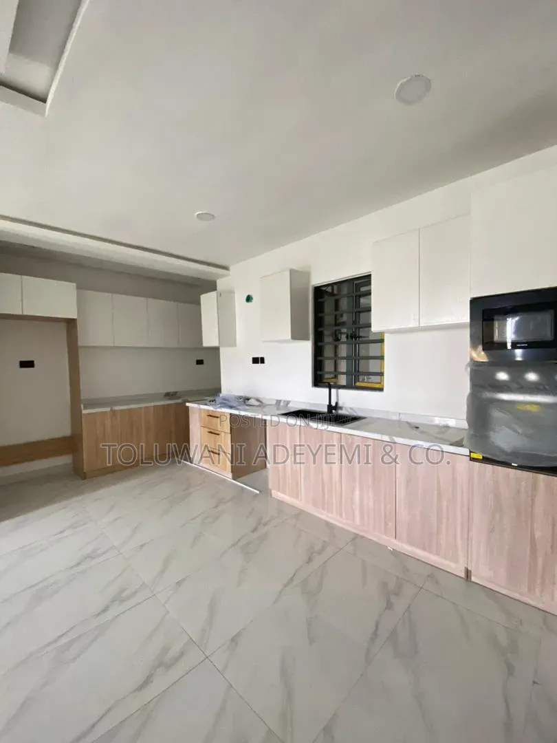 Lovely 3 Bedroom Apartments With Gym, Swimming Pool in Ikate Lekki in Ikate