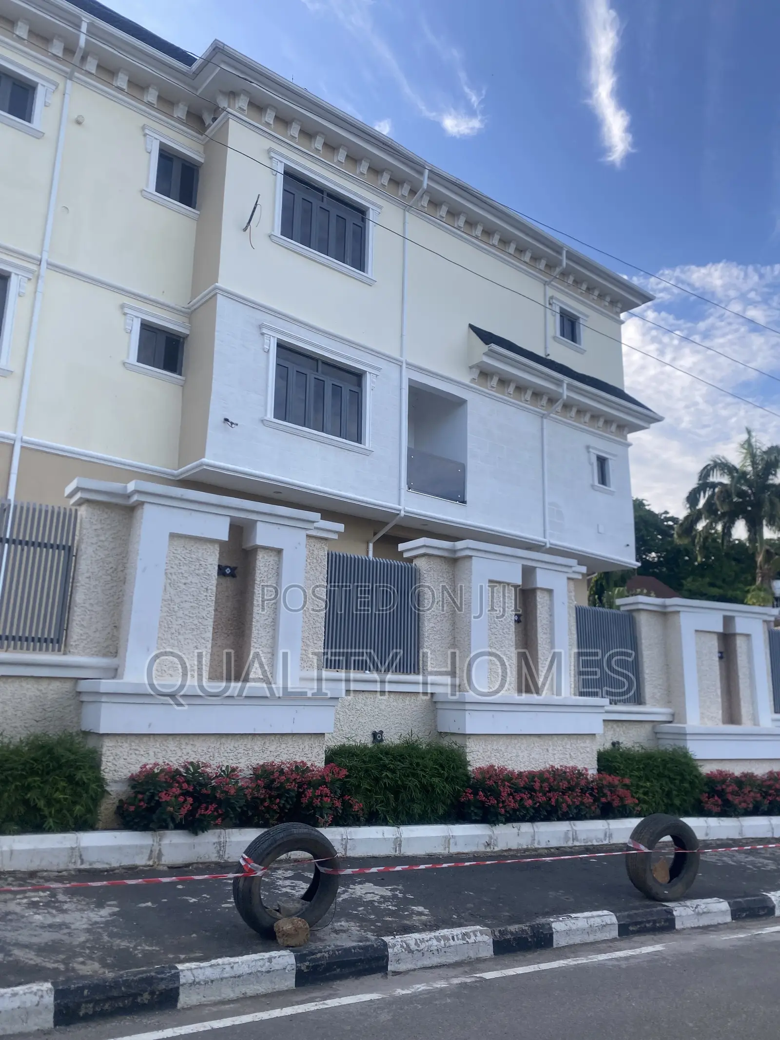 Furnished 8bdrm Duplex in Nelson Madala 15, Abuja (FCT) for sale in Abuja (FCT)
