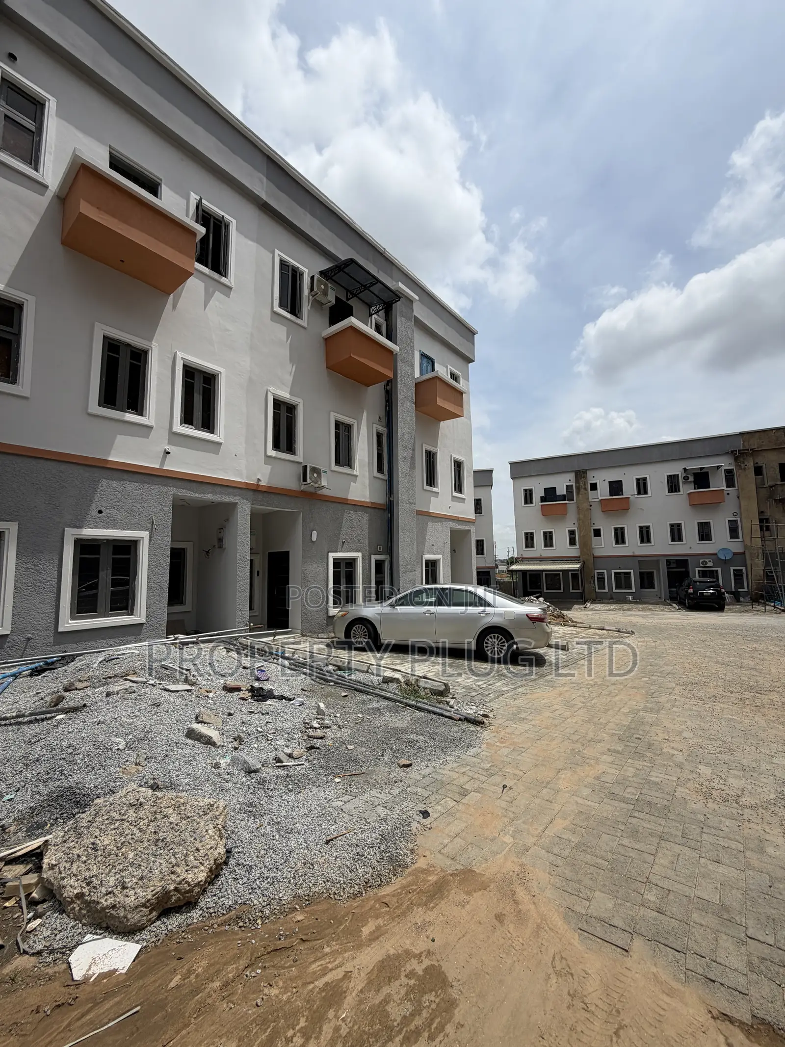 4bdrm Townhouse/Terrace in Idu for sale in Idu