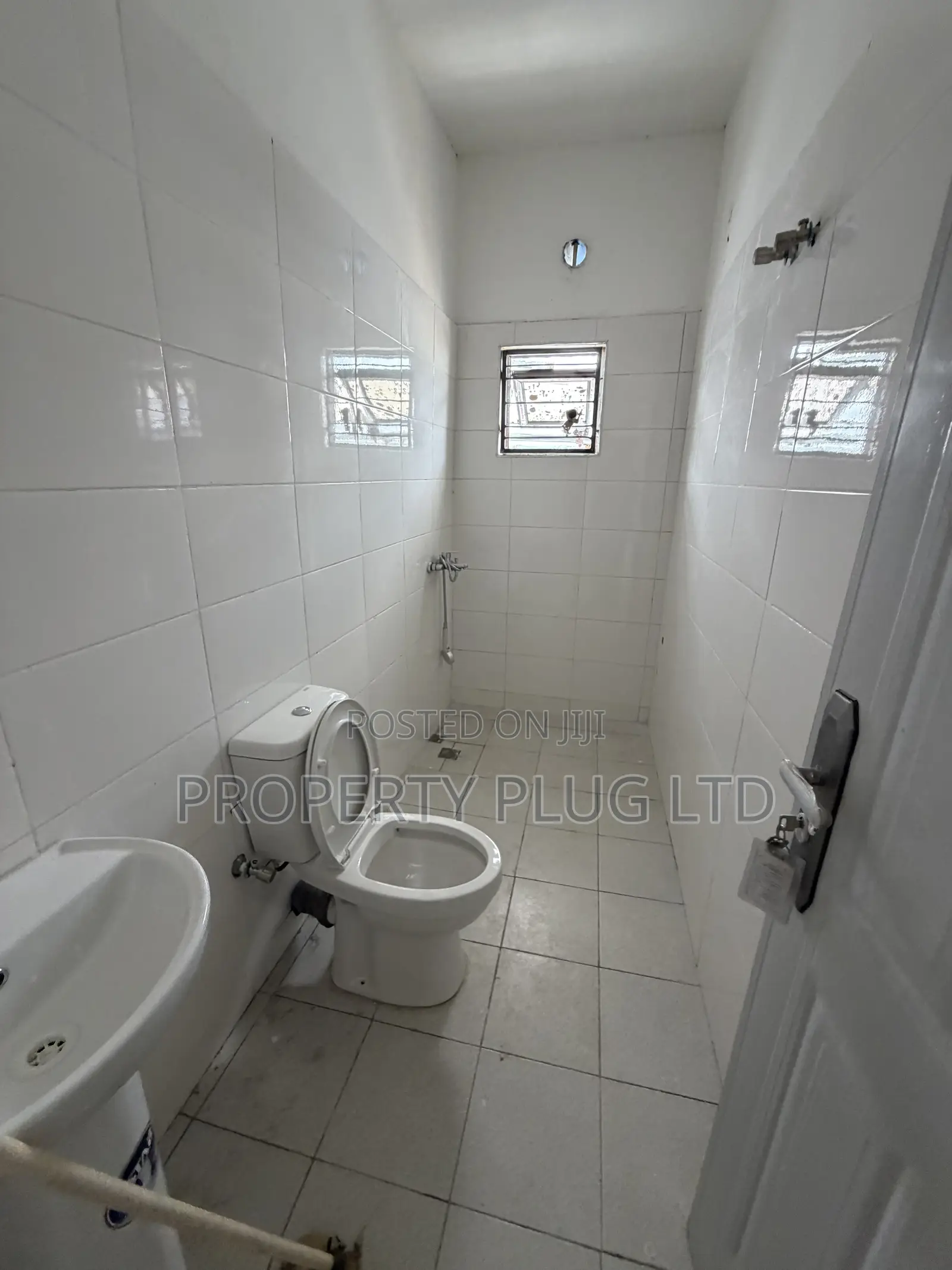 4bdrm Townhouse/Terrace in Idu for sale in Idu
