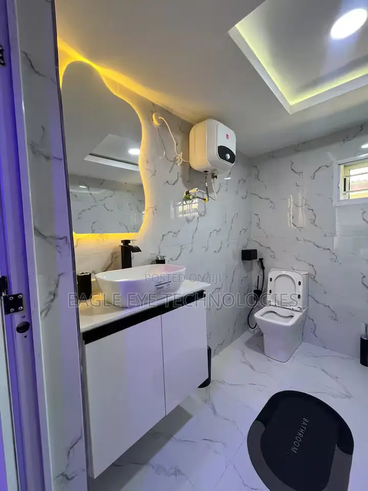 Exclusive 2 Bedroom Apartment in Toyin Street