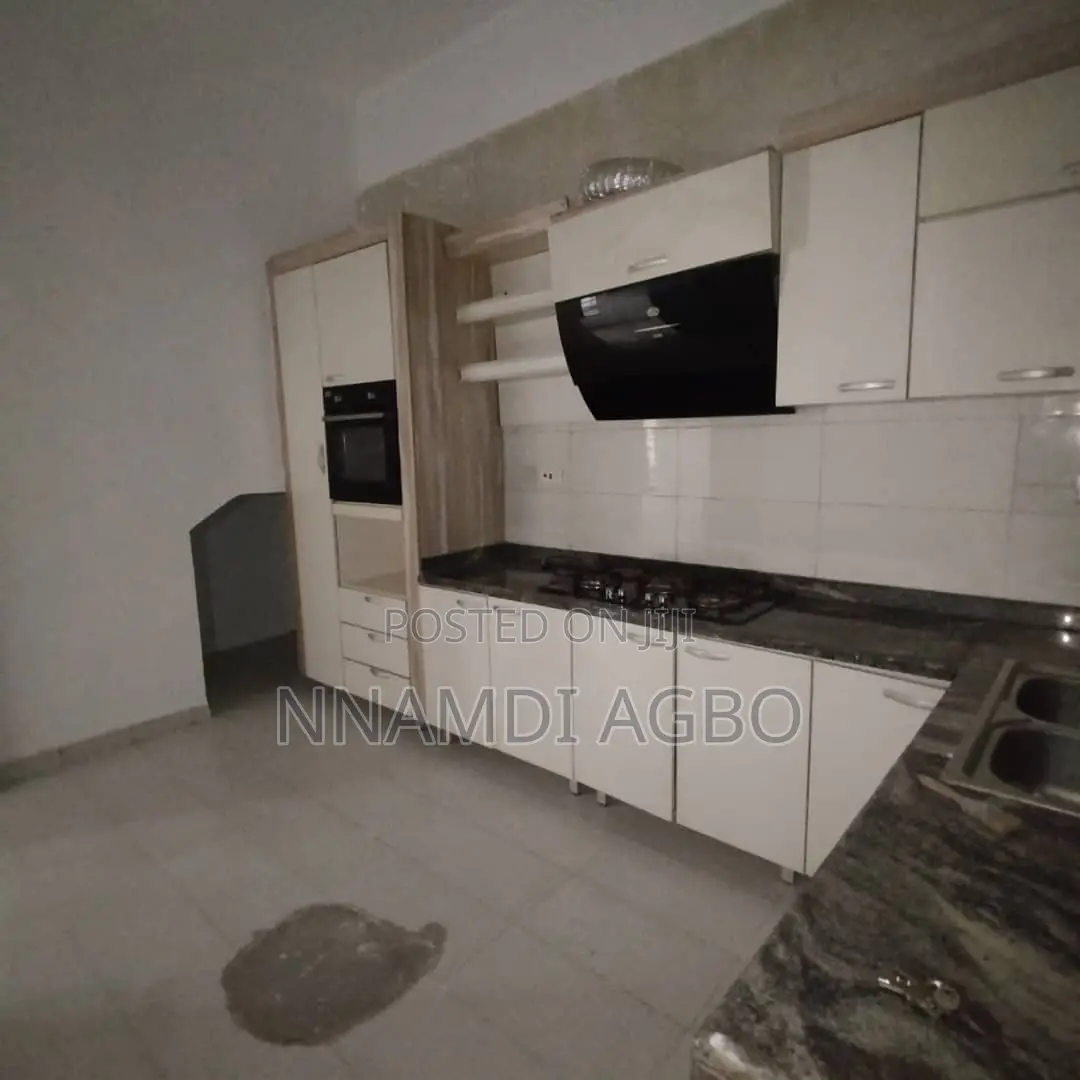 4bdrm Duplex in Lafiaji for rent in Lafiaji