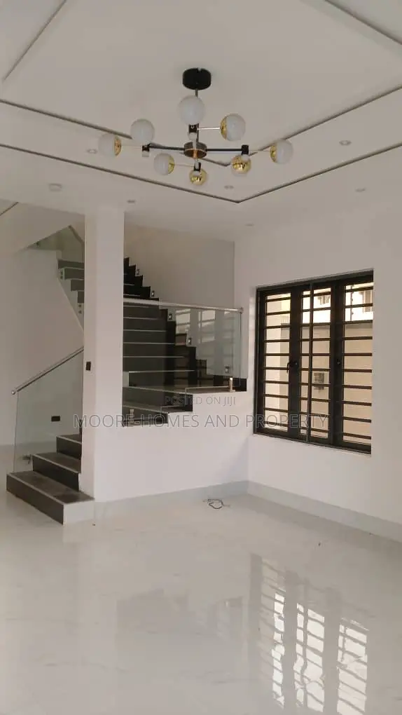 4bdrm Duplex in Magodo Phase 2 for sale in GRA Phase 2 Shangisha