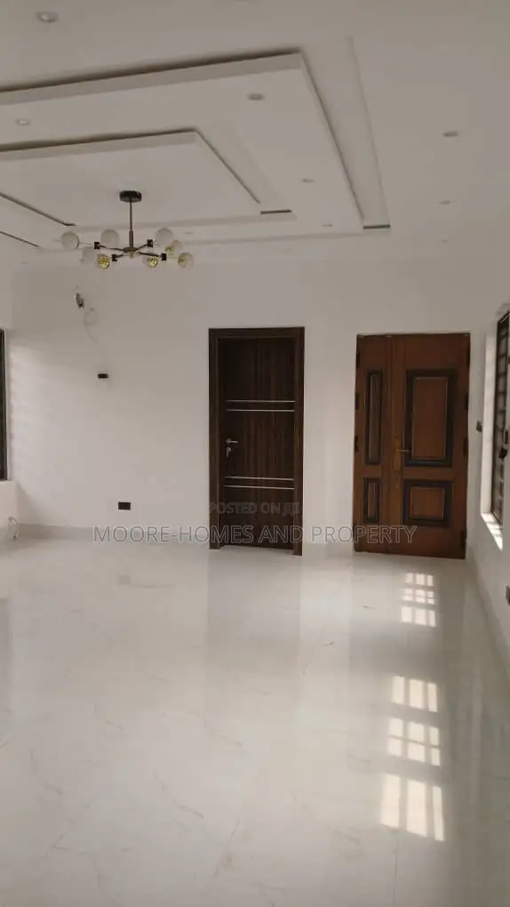 4bdrm Duplex in Magodo Phase 2 for sale in GRA Phase 2 Shangisha