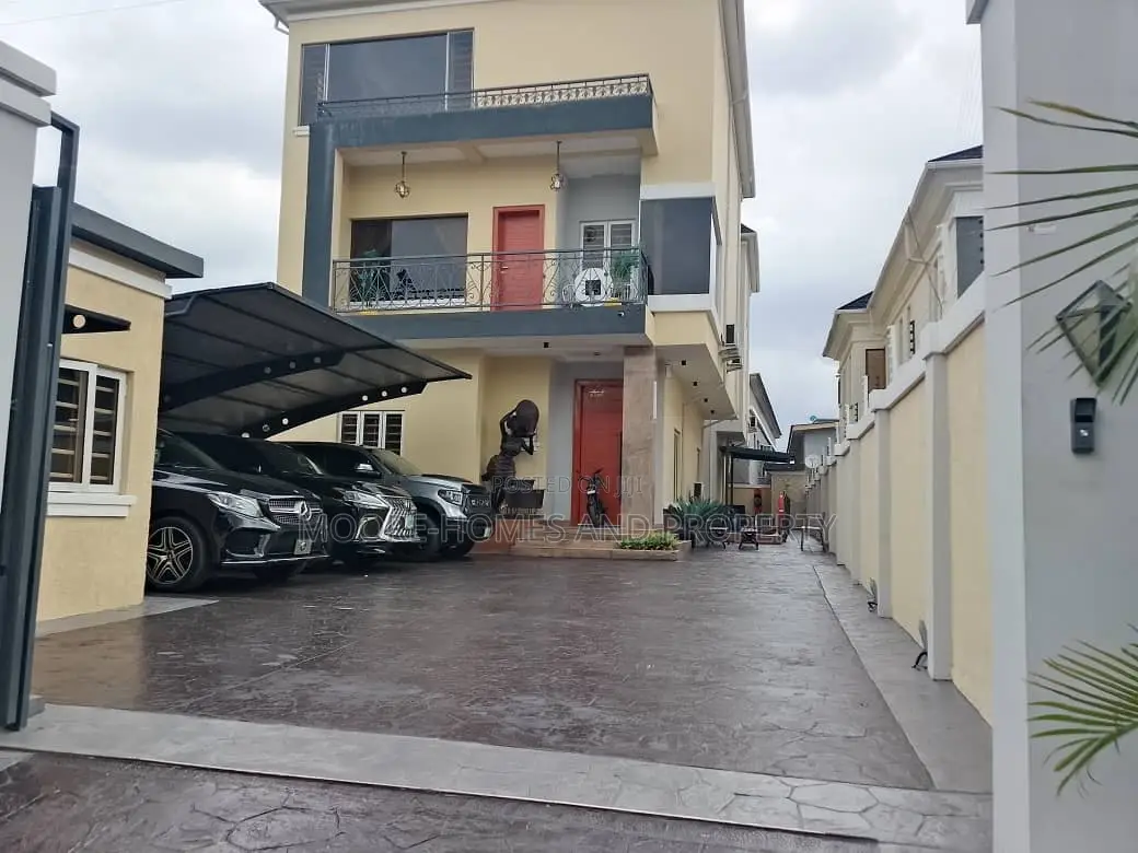 6bdrm Duplex in Magodo Phase 2 for sale in GRA Phase 2 Shangisha