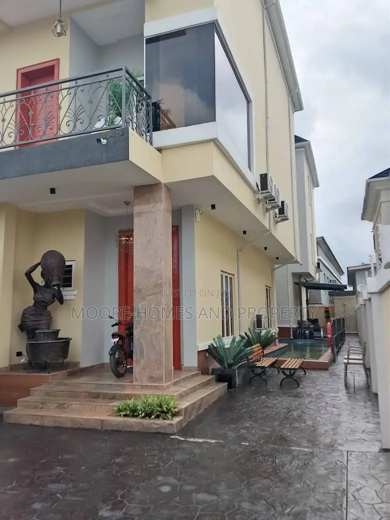 6bdrm Duplex in Magodo Phase 2 for sale in GRA Phase 2 Shangisha