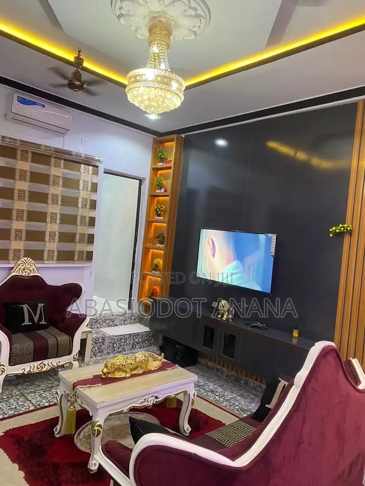 3bdrm Bungalow in Oron Road, Uyo for rent in Uyo