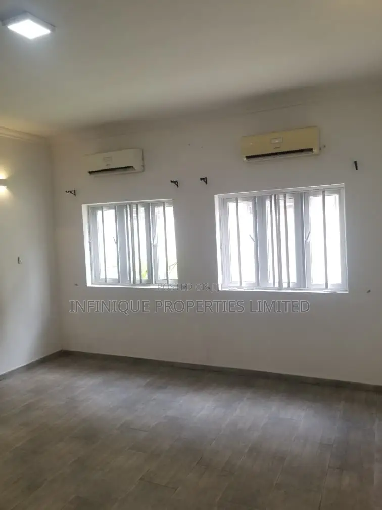 3bdrm Townhouse / Terrace in Lekki Phase 1 for rent in Lekki Phase 1