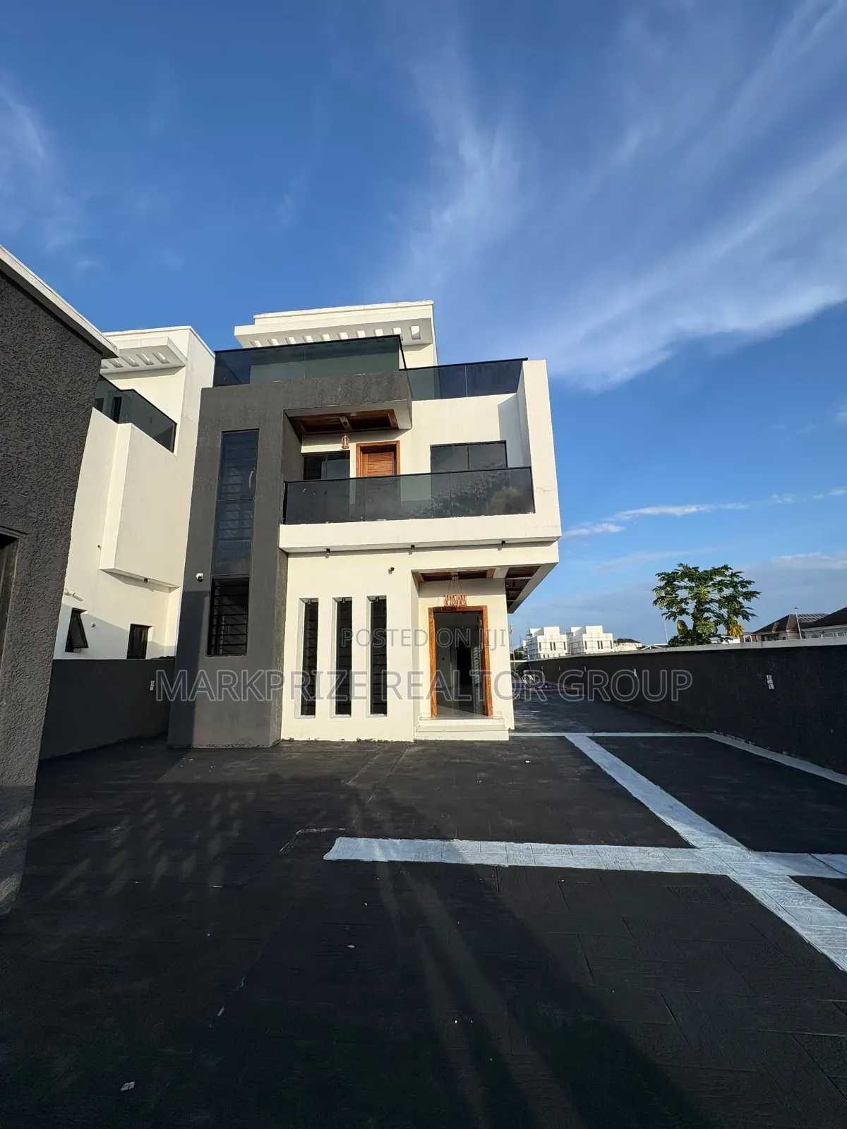 5bdrm Duplex in Royal Garden, VGC / Ajah for sale in VGC / Ajah