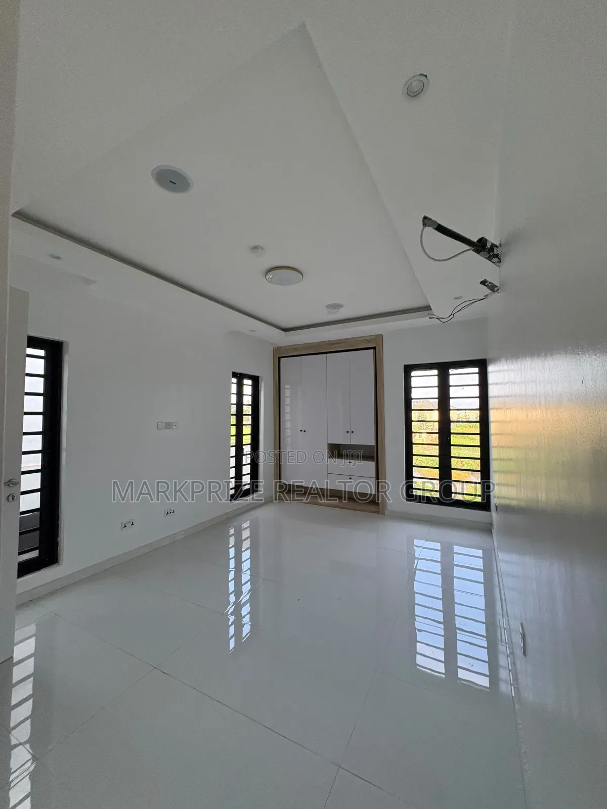 5bdrm Duplex in Royal Garden, VGC / Ajah for sale in VGC / Ajah