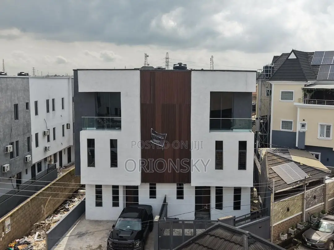 3bdrm Duplex in Millenuim/UPS for sale in Millenuim/UPS