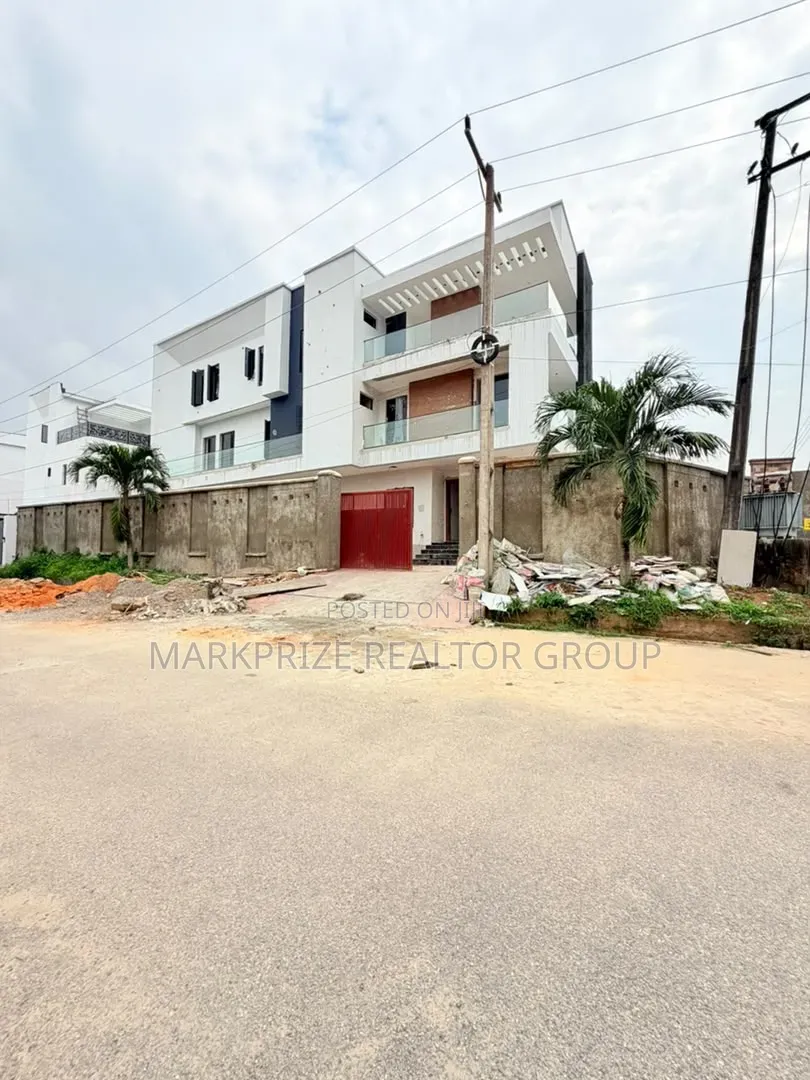 5bdrm Duplex in Ogudu Gra Phase 2 for sale in Ogudu GRA