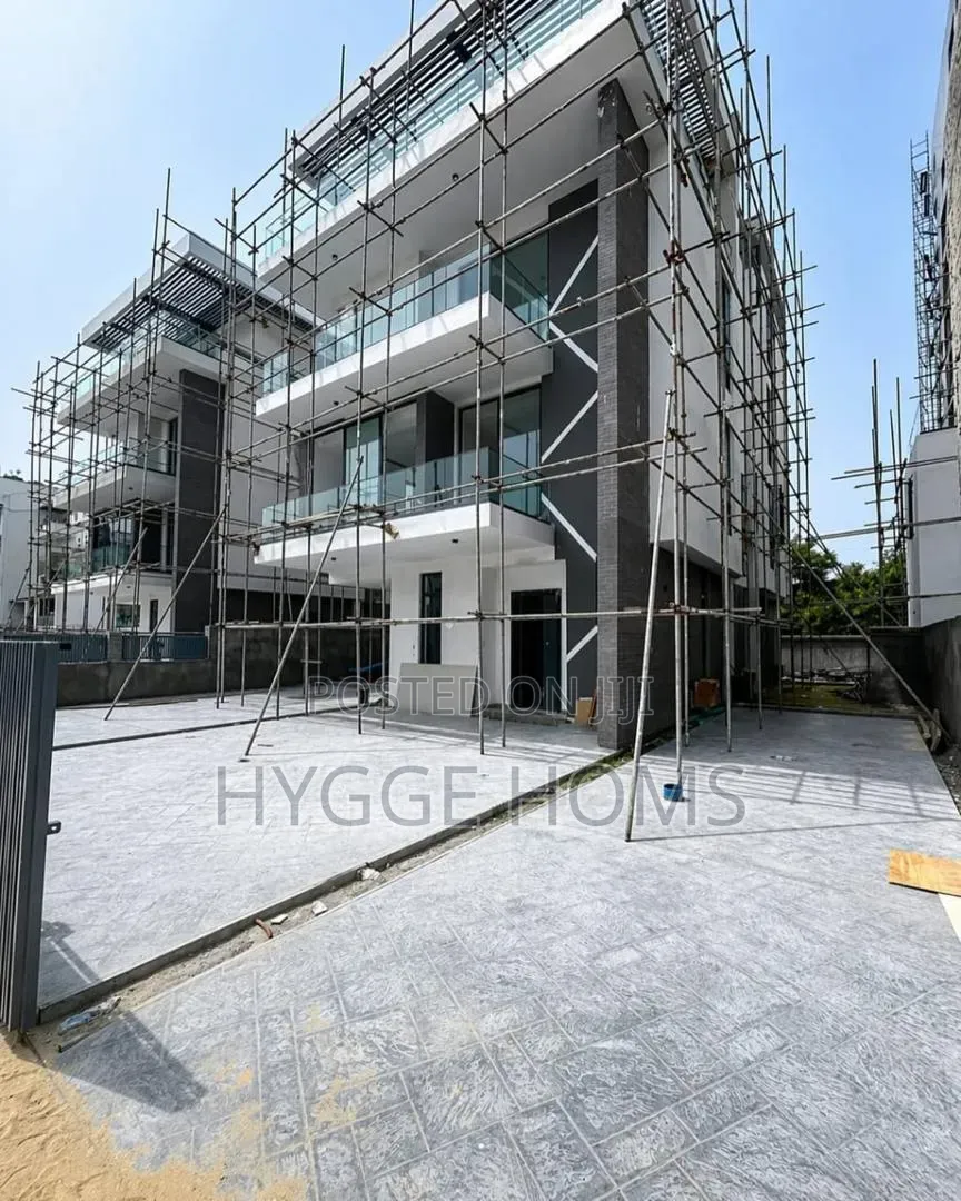 6bdrm Duplex in Banana Island Estste for sale in Banana Island