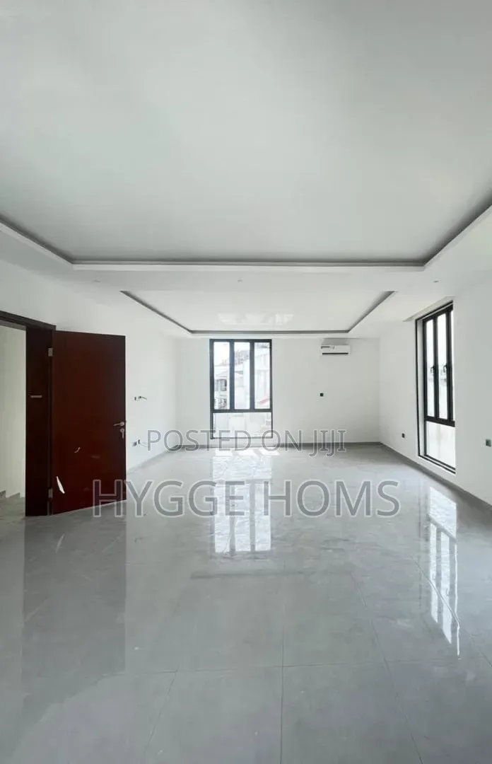 6bdrm Duplex in Banana Island Estste for sale in Banana Island