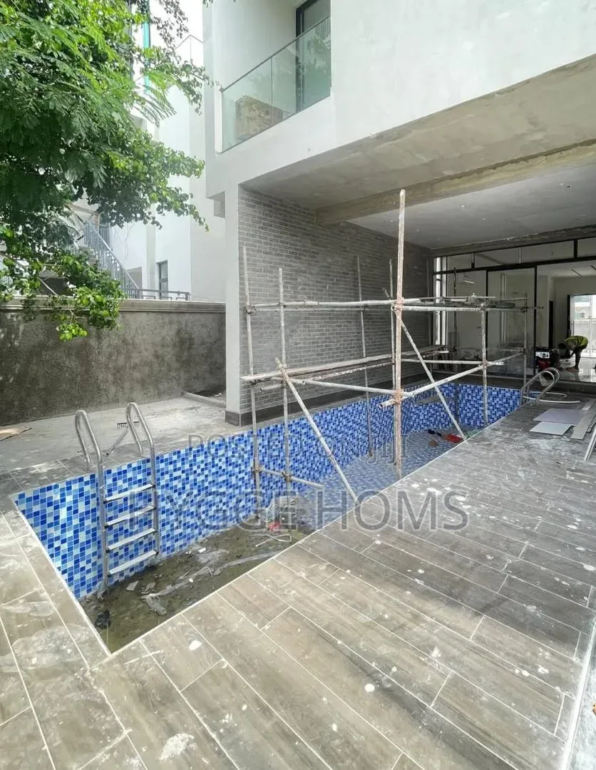6bdrm Duplex in Banana Island Estste for sale in Banana Island