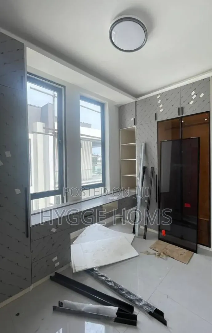 6bdrm Duplex in Banana Island Estste for sale in Banana Island