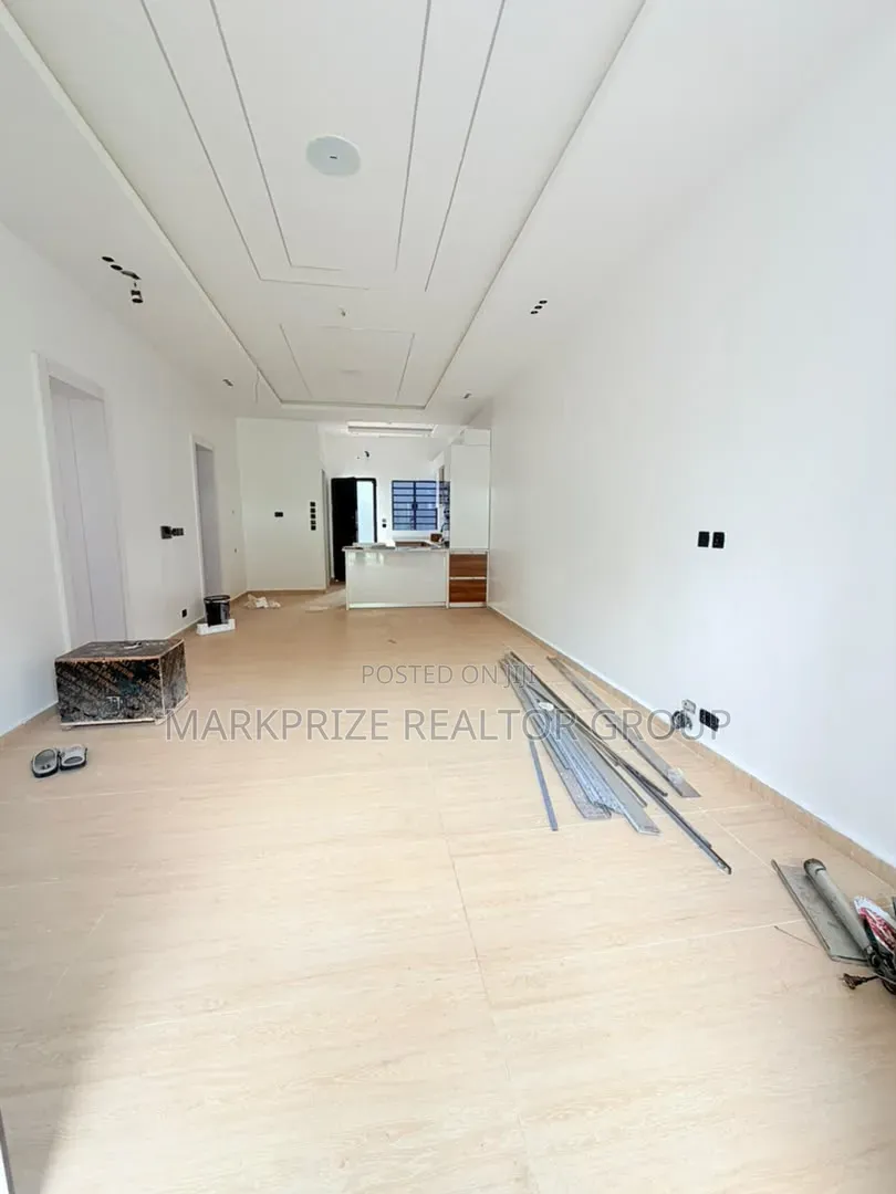 3bdrm Apartment in Ikeja Gra Lagos for sale in Ikeja GRA