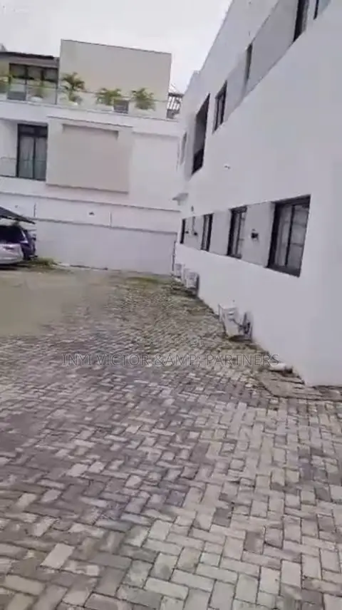 6bdrm Apartment in Maitama for sale in Maitama