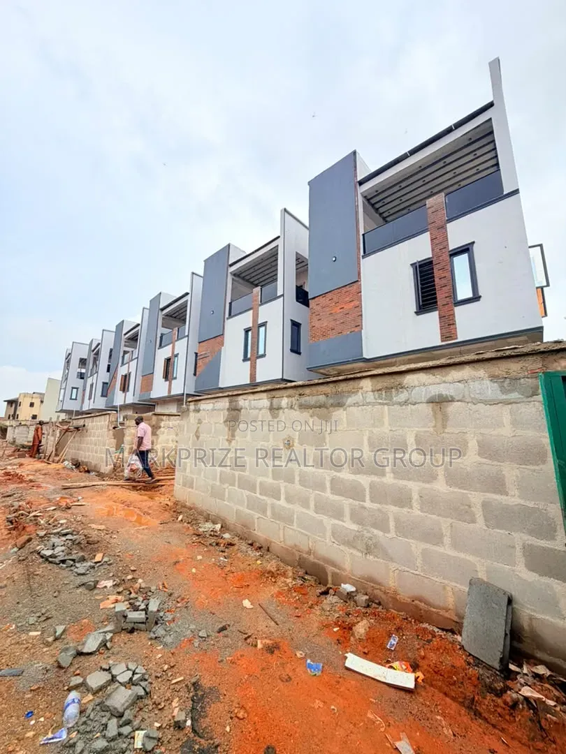 5bdrm Duplex in Opebi Ikeja Lagos for sale in Opebi