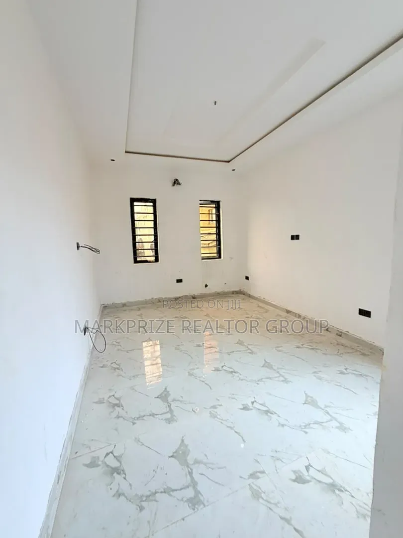 5bdrm Duplex in Opebi Ikeja Lagos for sale in Opebi