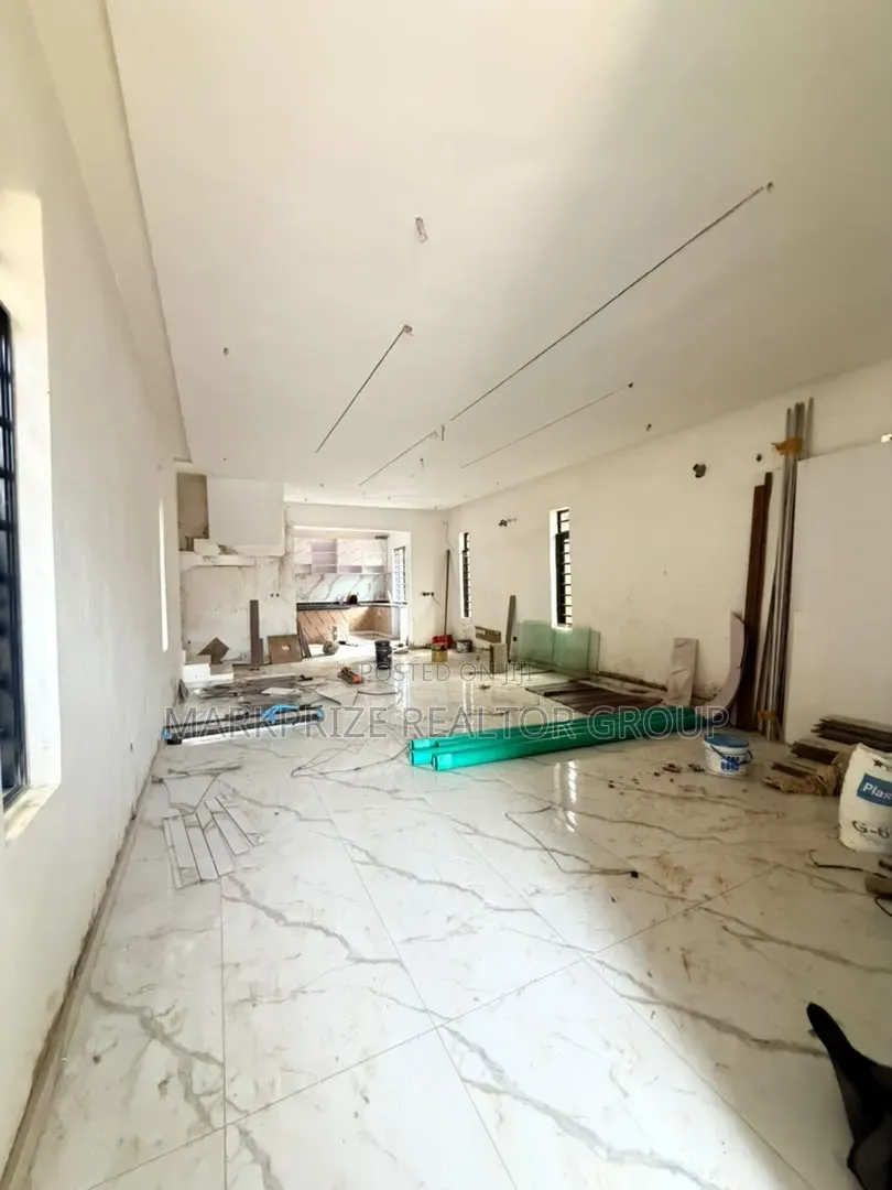 5bdrm Duplex in Magodo Gra Phase 2 for sale in GRA Phase 2 Shangisha