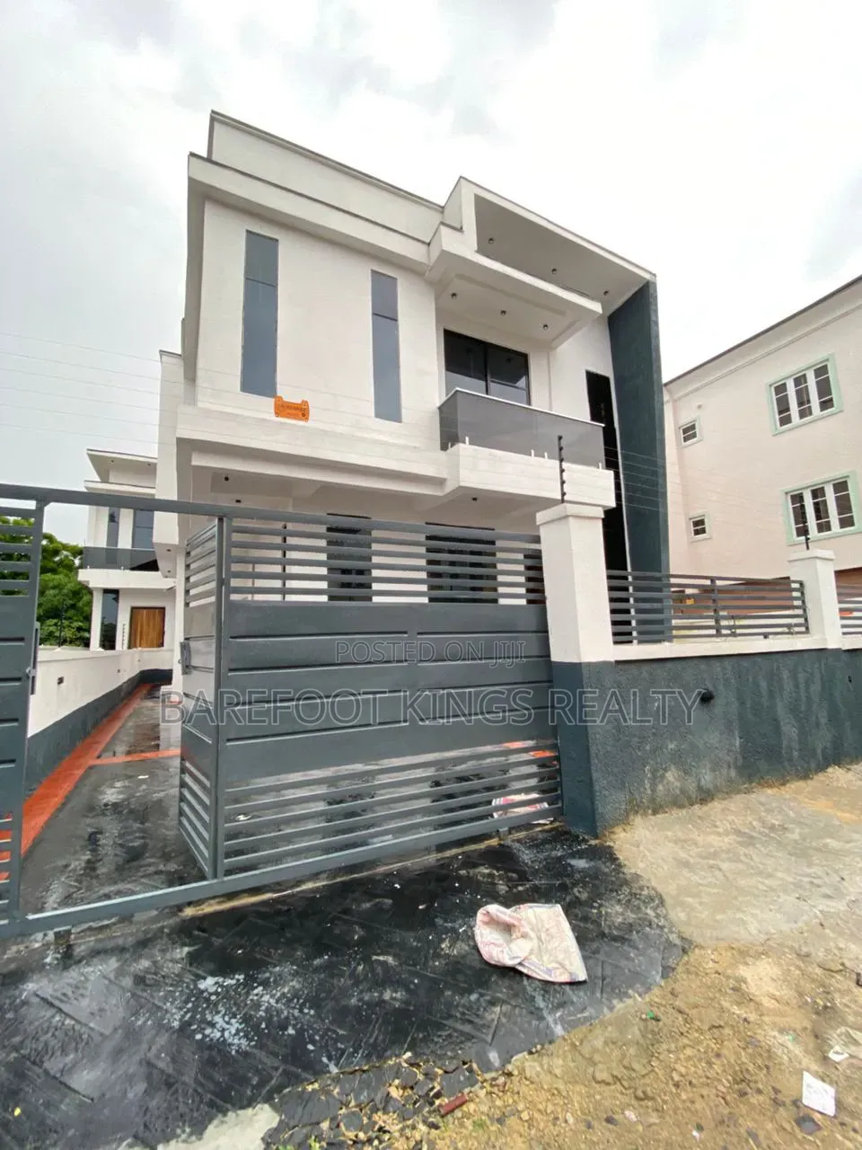 5bdrm Duplex in Sangotedo for sale in Sangotedo