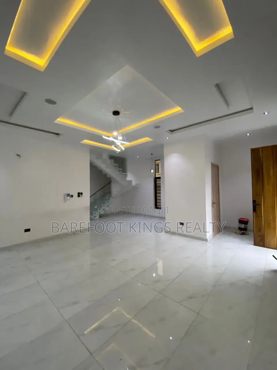 5bdrm Duplex in Sangotedo for sale in Sangotedo
