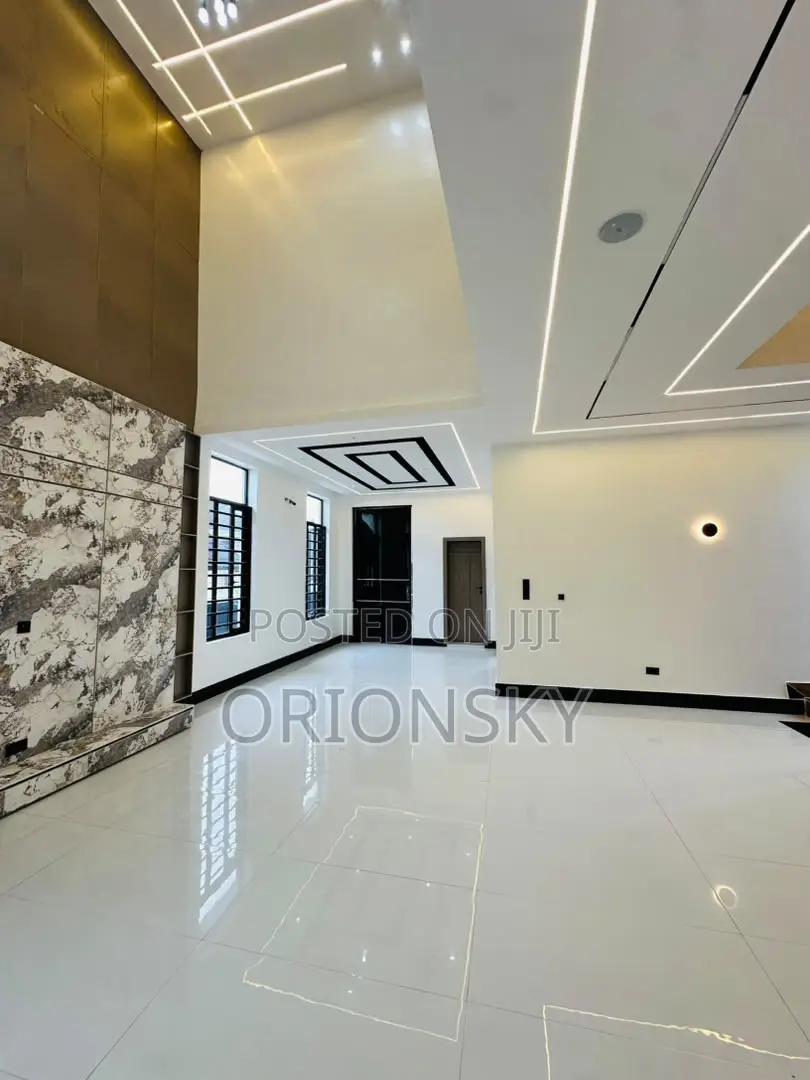 5bdrm Duplex in VGC / Ajah for sale in VGC / Ajah
