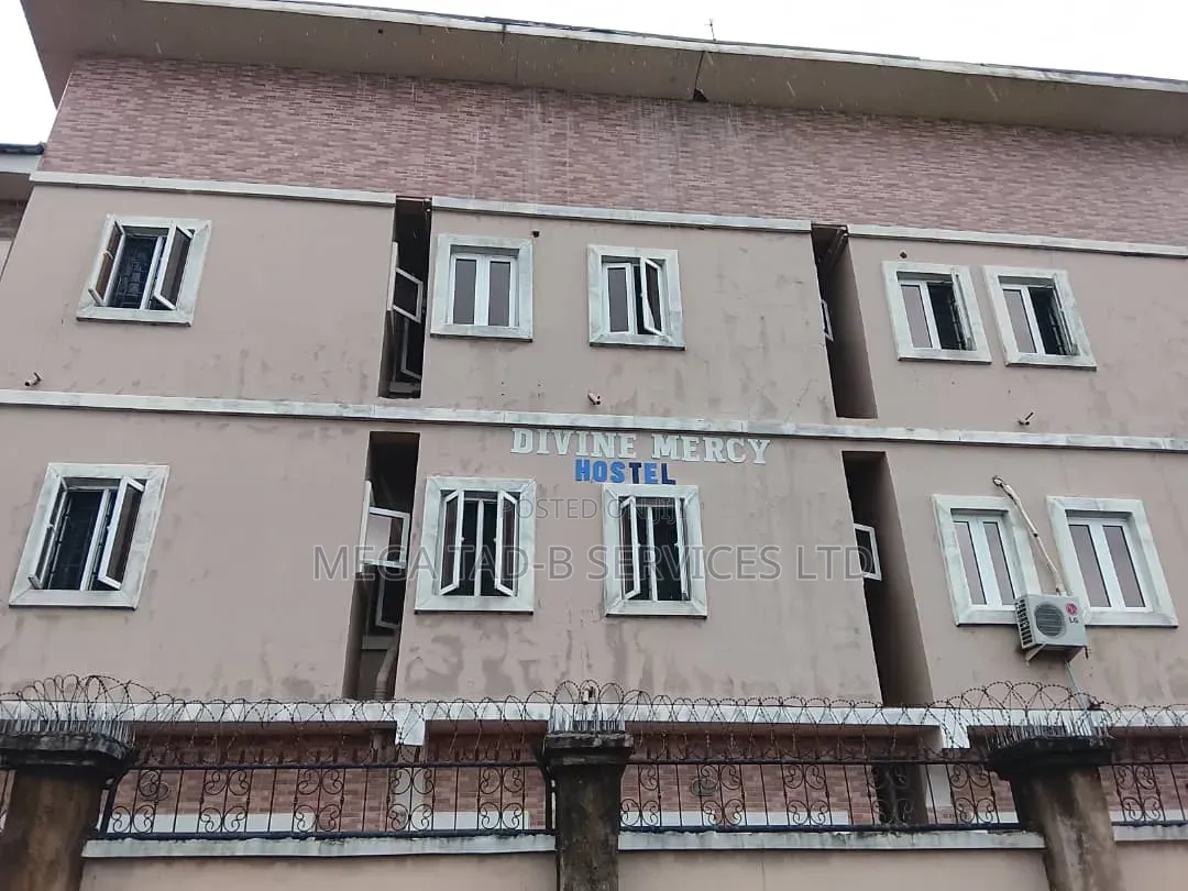 20bdrm Block of Flats in Futo Owerri for sale in Owerri