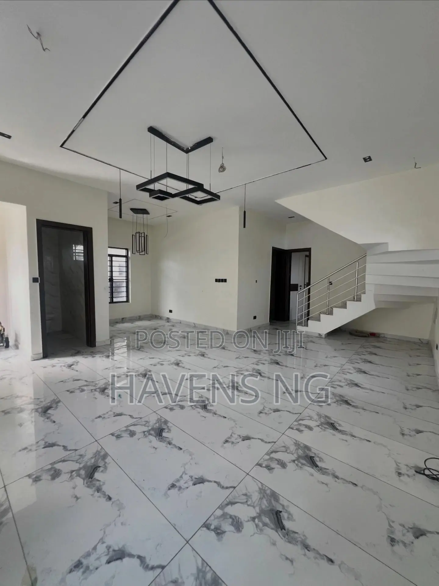 5bdrm Duplex in Lekki Phase 2 for sale in Lekki Phase 2