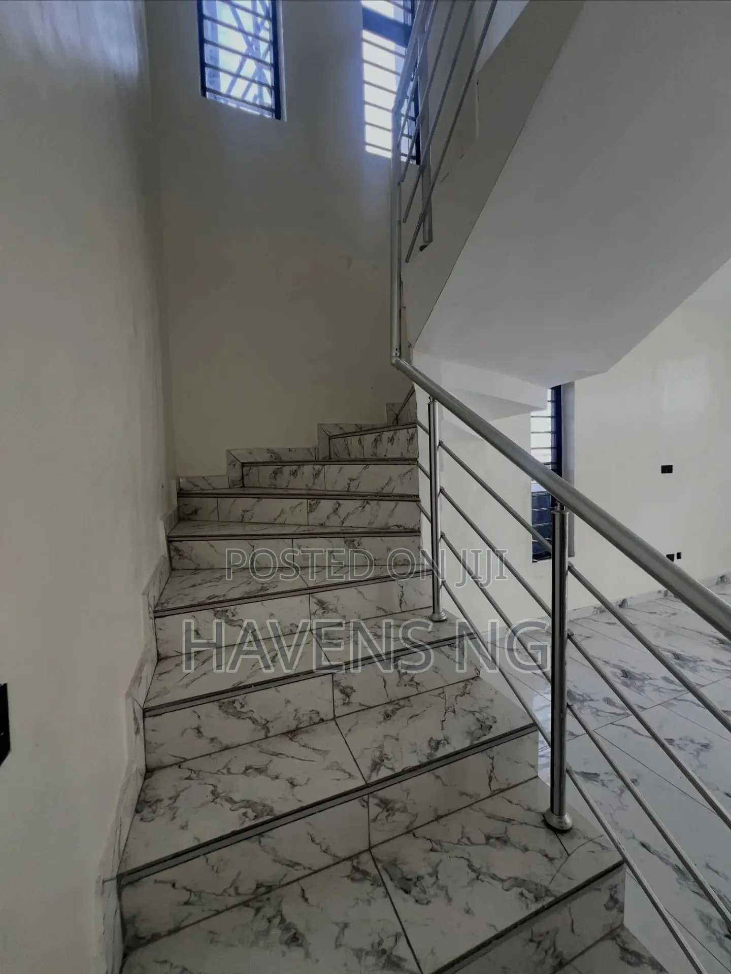 5bdrm Duplex in Lekki Phase 2 for sale in Lekki Phase 2