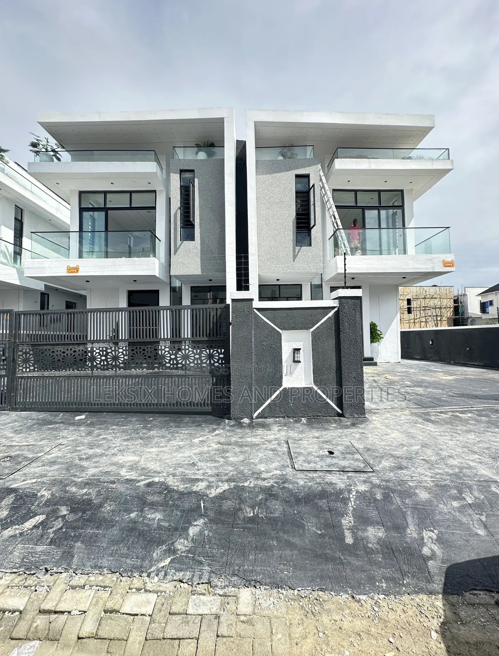 4bdrm Duplex in A Well Secured, Ikota for sale in Ikota