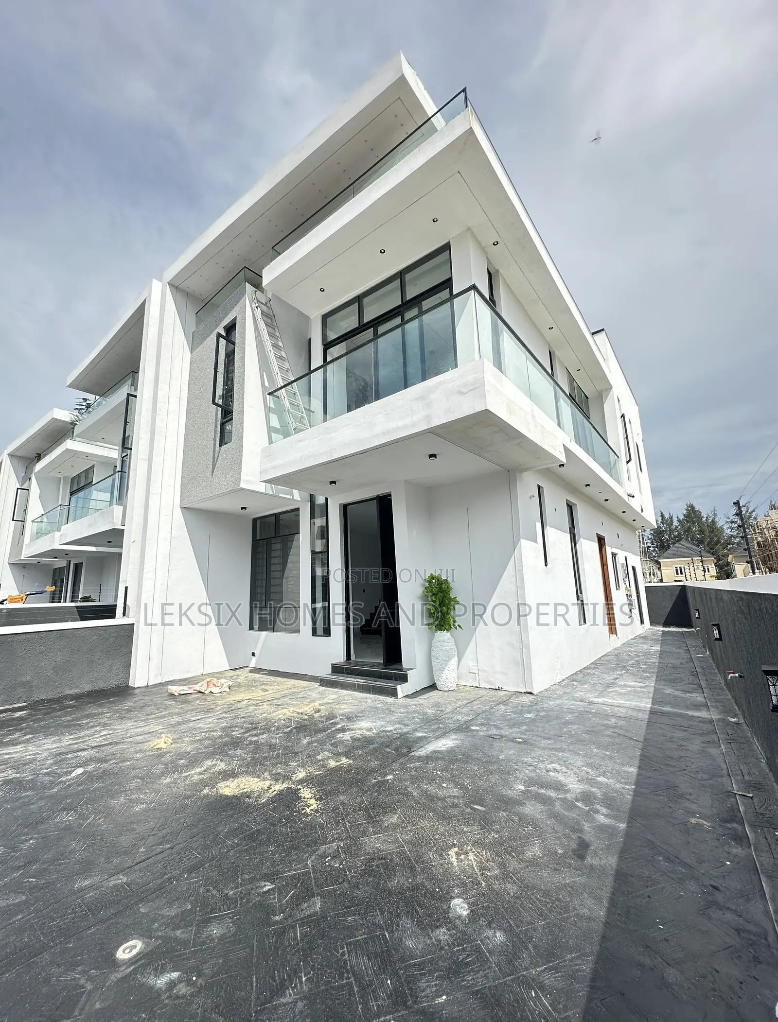 4bdrm Duplex in A Well Secured, Ikota for sale in Ikota