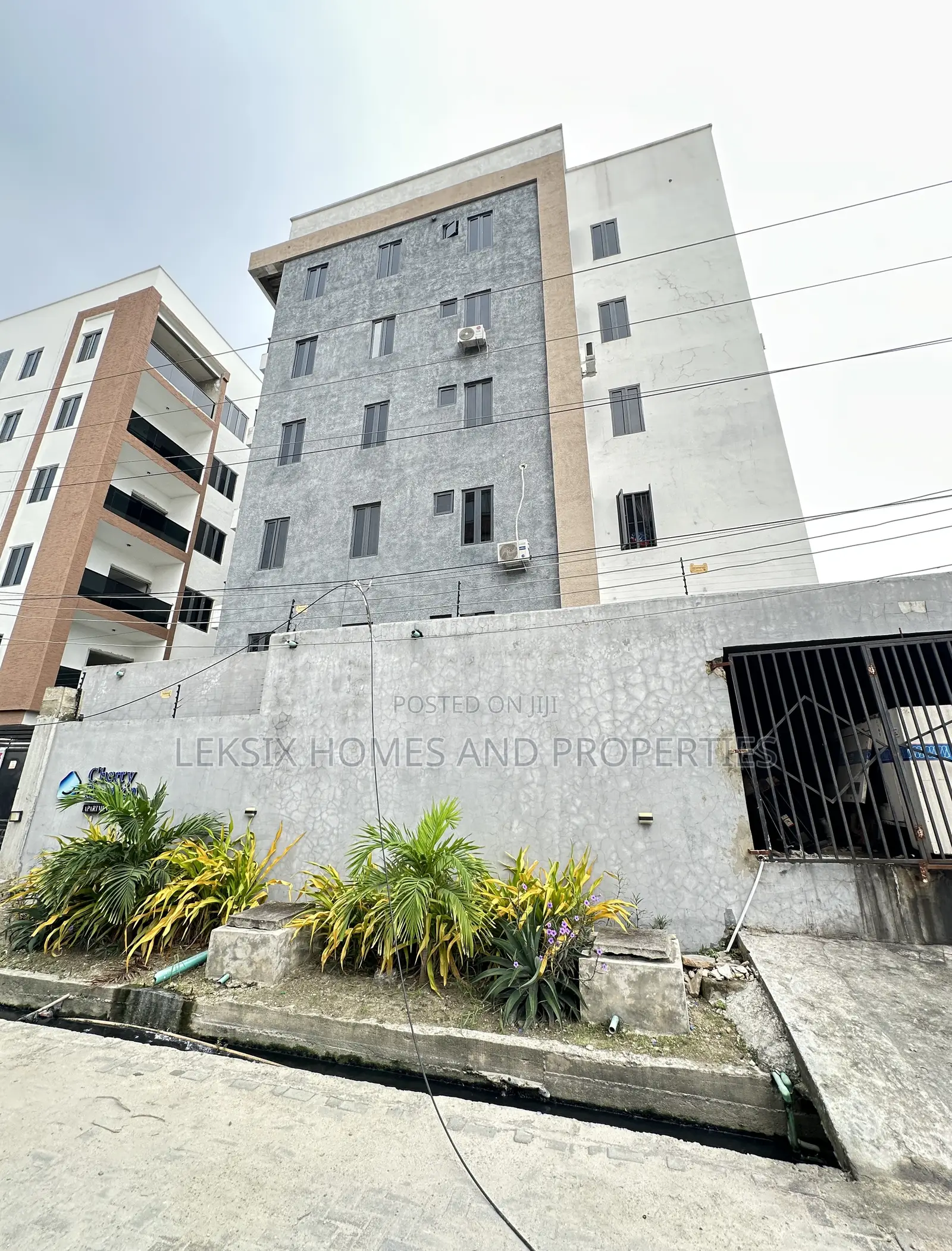3bdrm Apartment in A Well Secured, Ikate for sale in Ikate