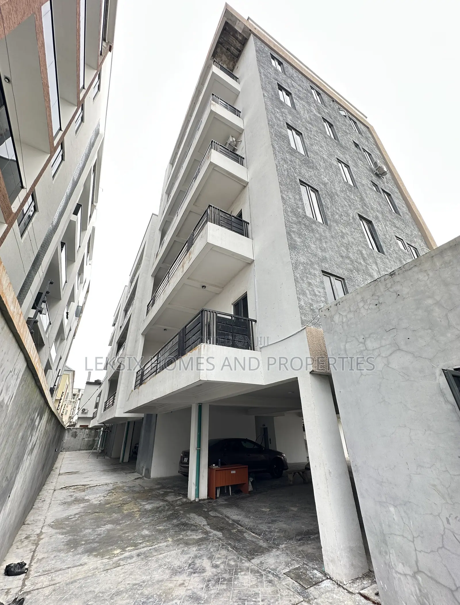 3bdrm Apartment in A Well Secured, Ikate for sale in Ikate